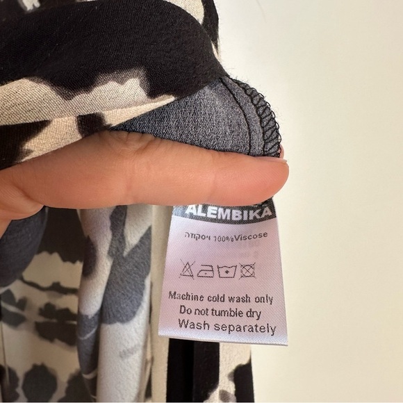 ❌SOLD❌ Alembika Dress - Picture 5 of 10